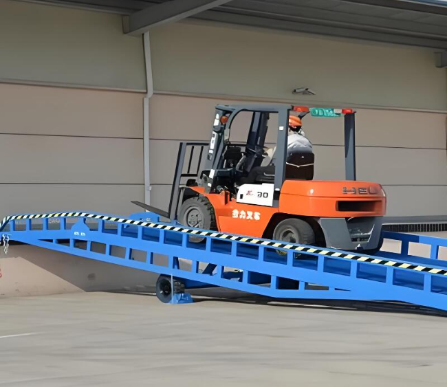 和县移动式卸货平台（叉车用）